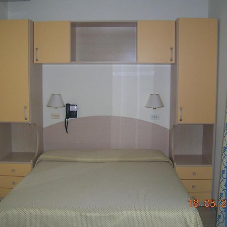 Hotel Ariella Milano Marittima Buitenkant foto