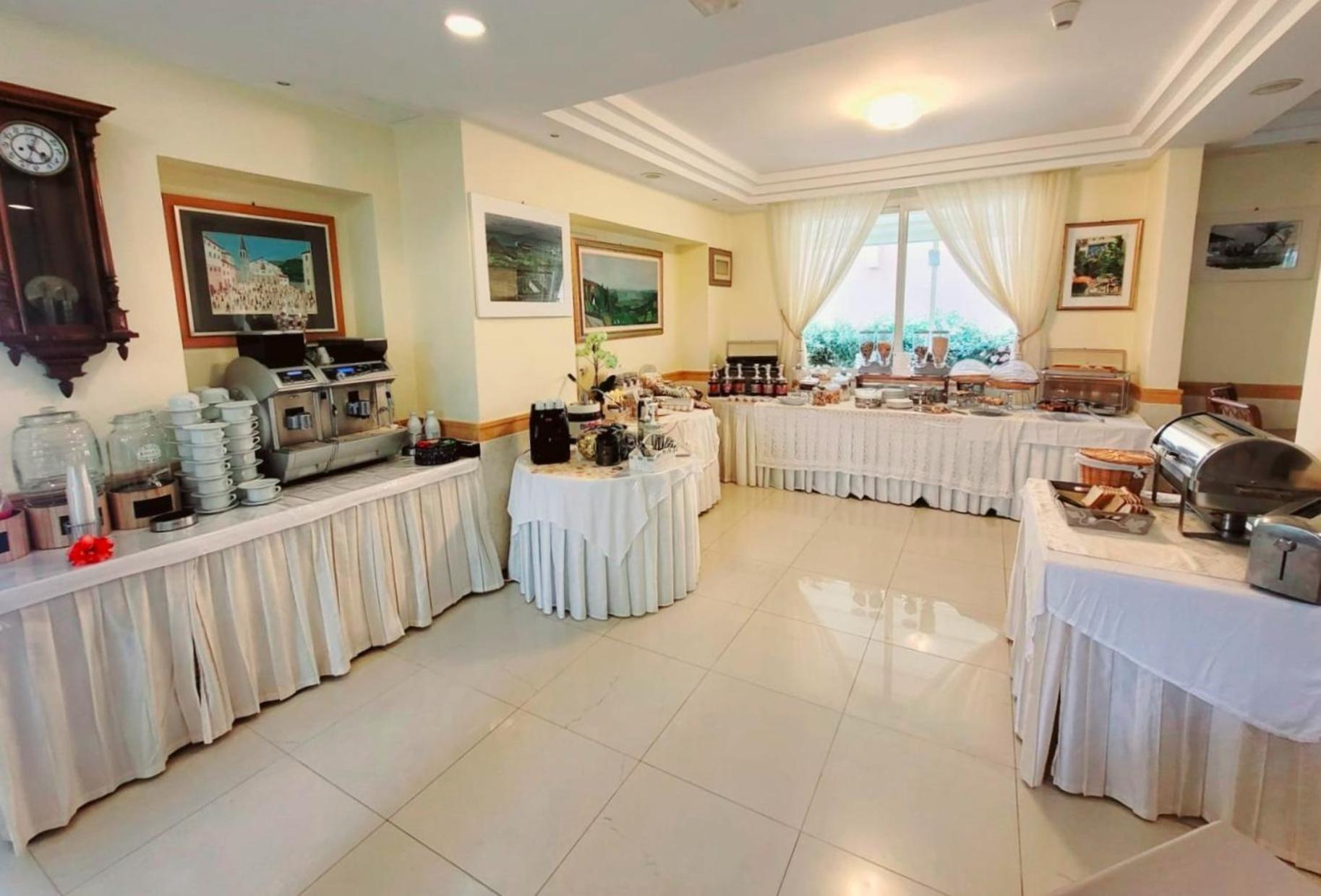 Hotel Ariella Milano Marittima Buitenkant foto