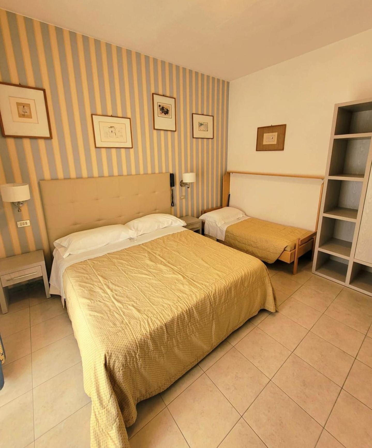 Hotel Ariella Milano Marittima Buitenkant foto