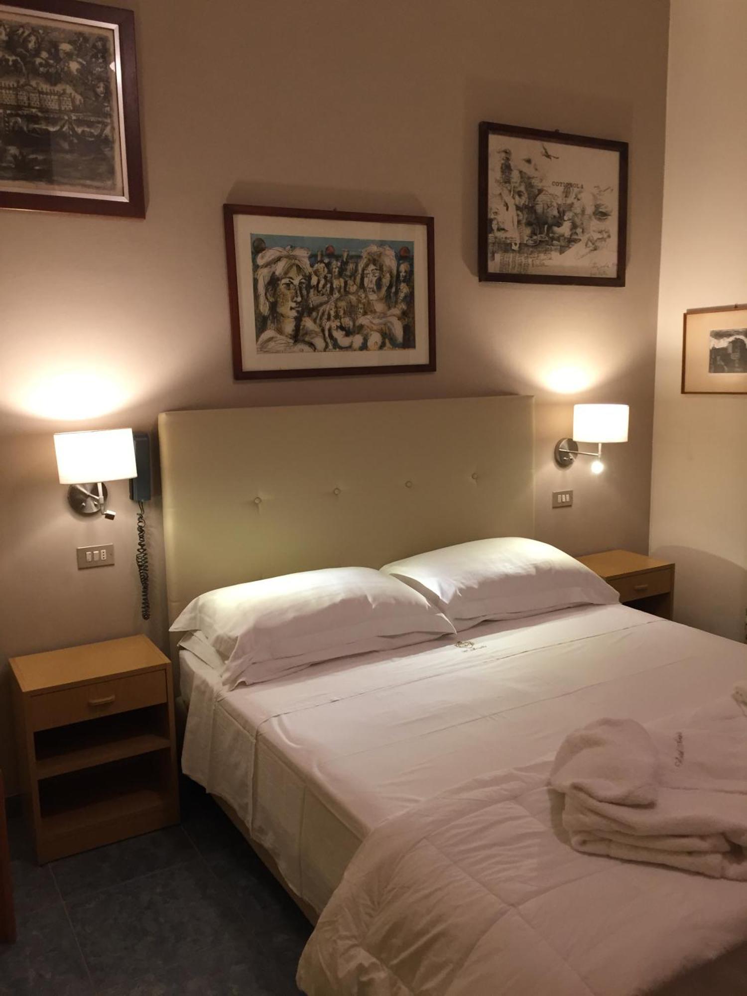 Hotel Ariella Milano Marittima Buitenkant foto