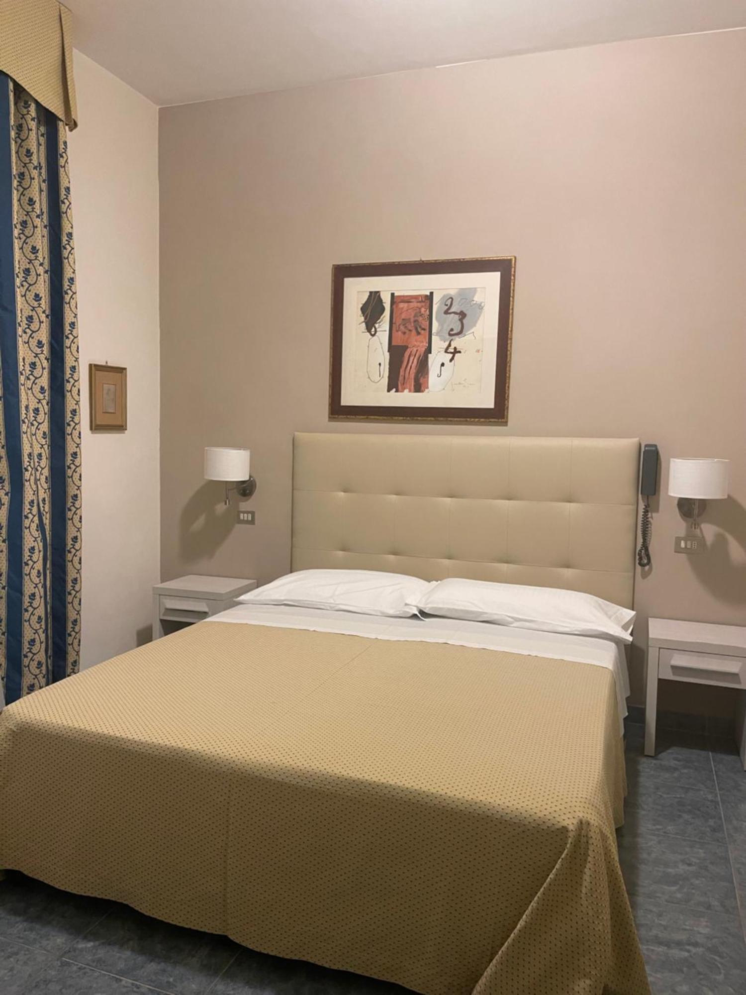 Hotel Ariella Milano Marittima Buitenkant foto
