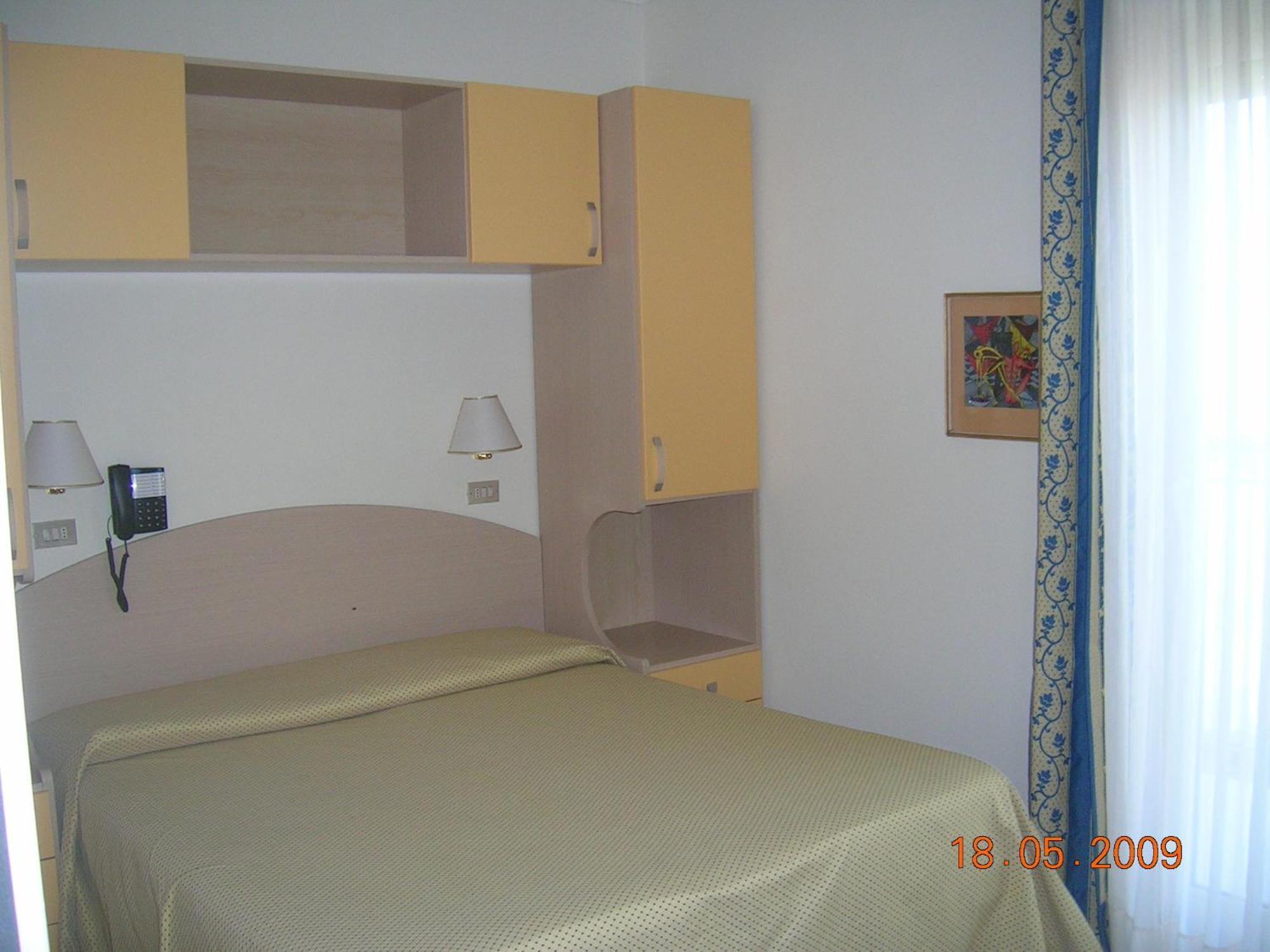 Hotel Ariella Milano Marittima Buitenkant foto
