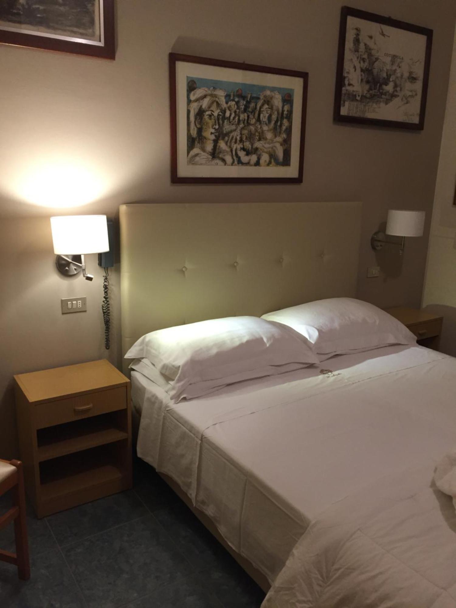 Hotel Ariella Milano Marittima Buitenkant foto