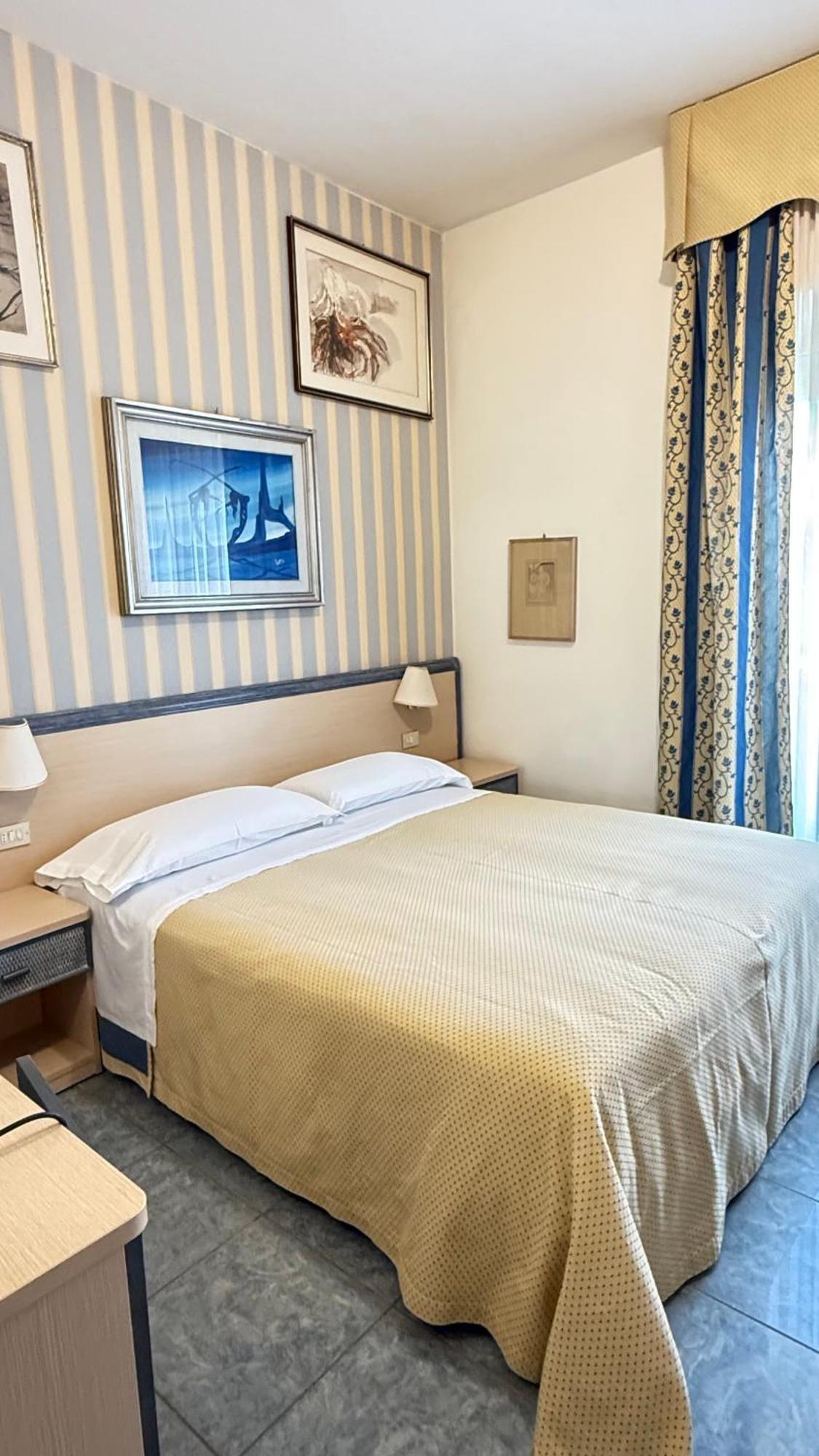 Hotel Ariella Milano Marittima Buitenkant foto