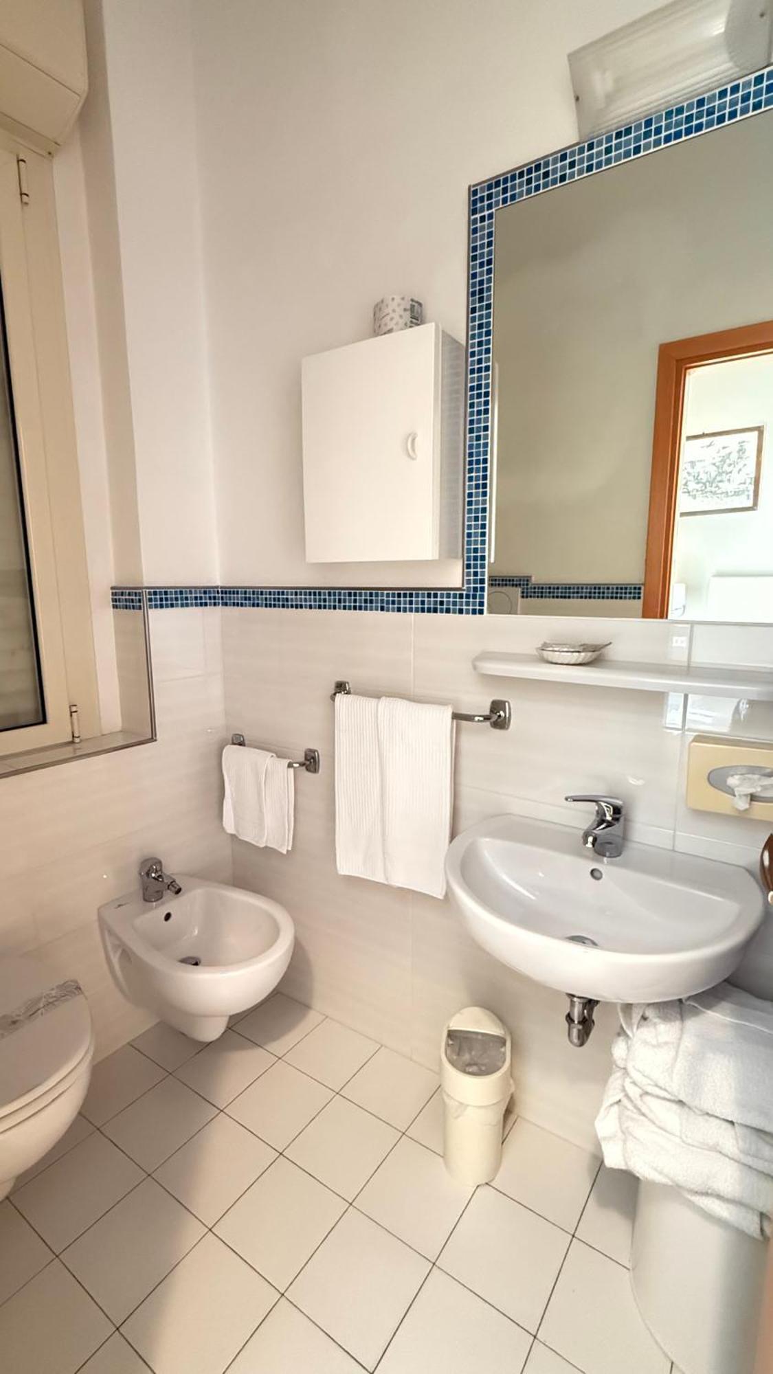 Hotel Ariella Milano Marittima Buitenkant foto