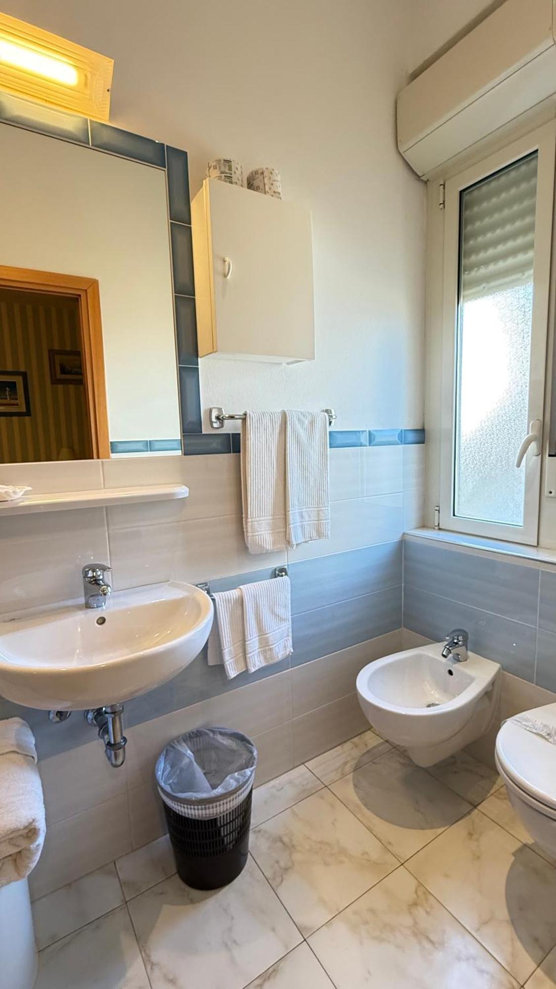 Hotel Ariella Milano Marittima Buitenkant foto