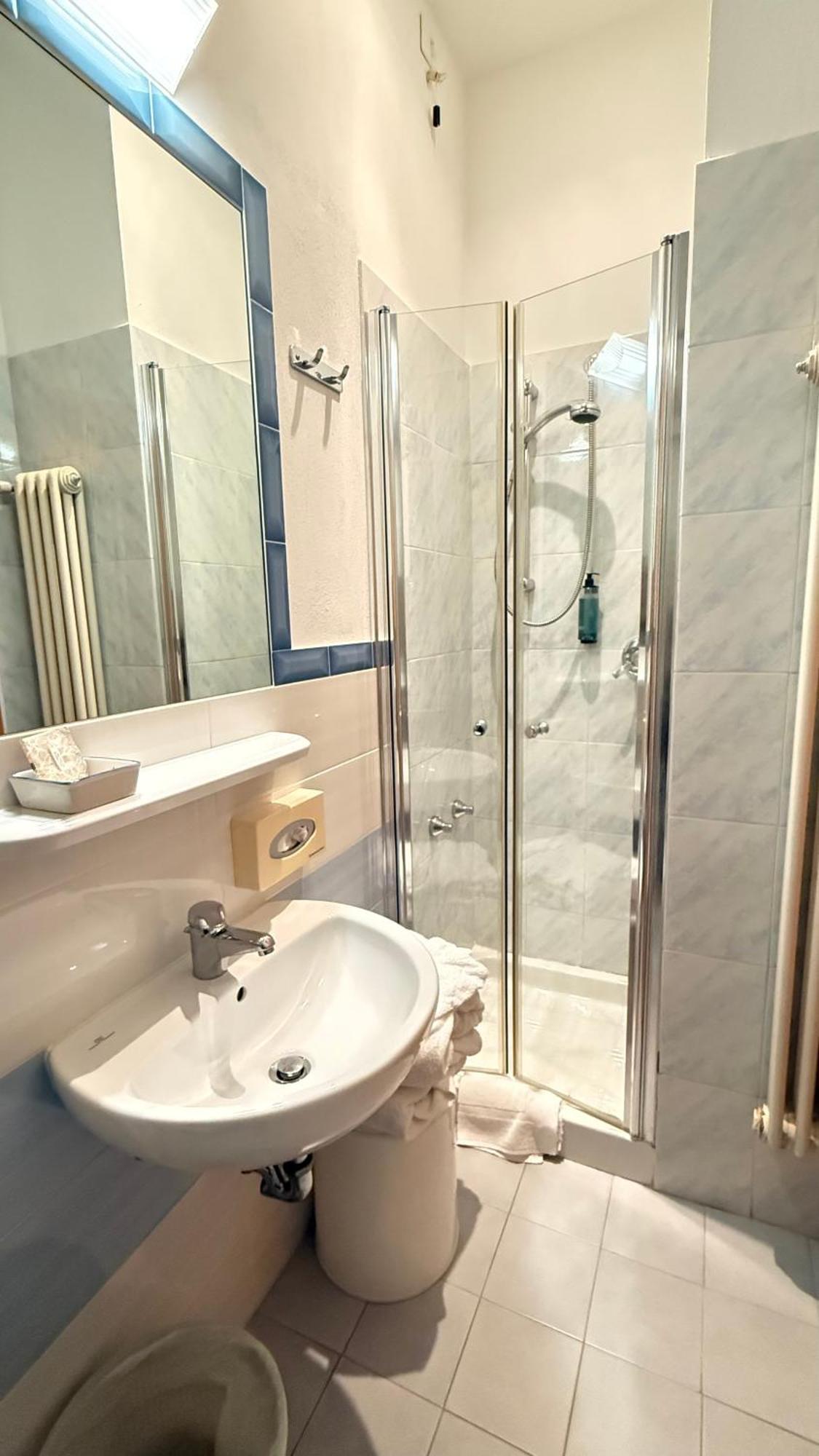 Hotel Ariella Milano Marittima Buitenkant foto
