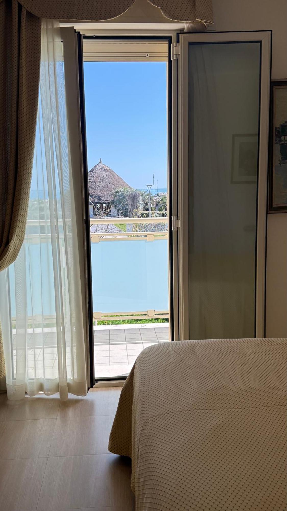 Hotel Ariella Milano Marittima Buitenkant foto