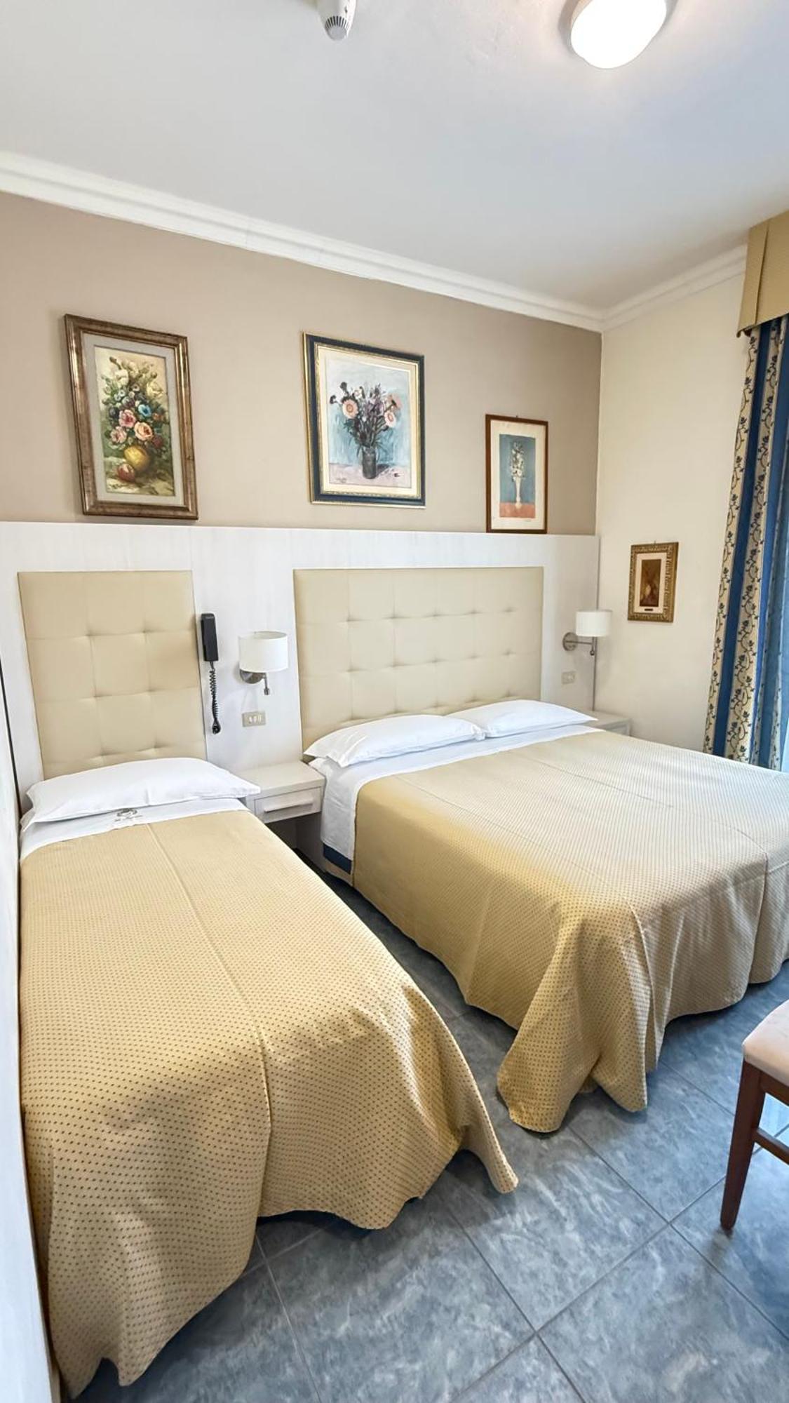 Hotel Ariella Milano Marittima Buitenkant foto