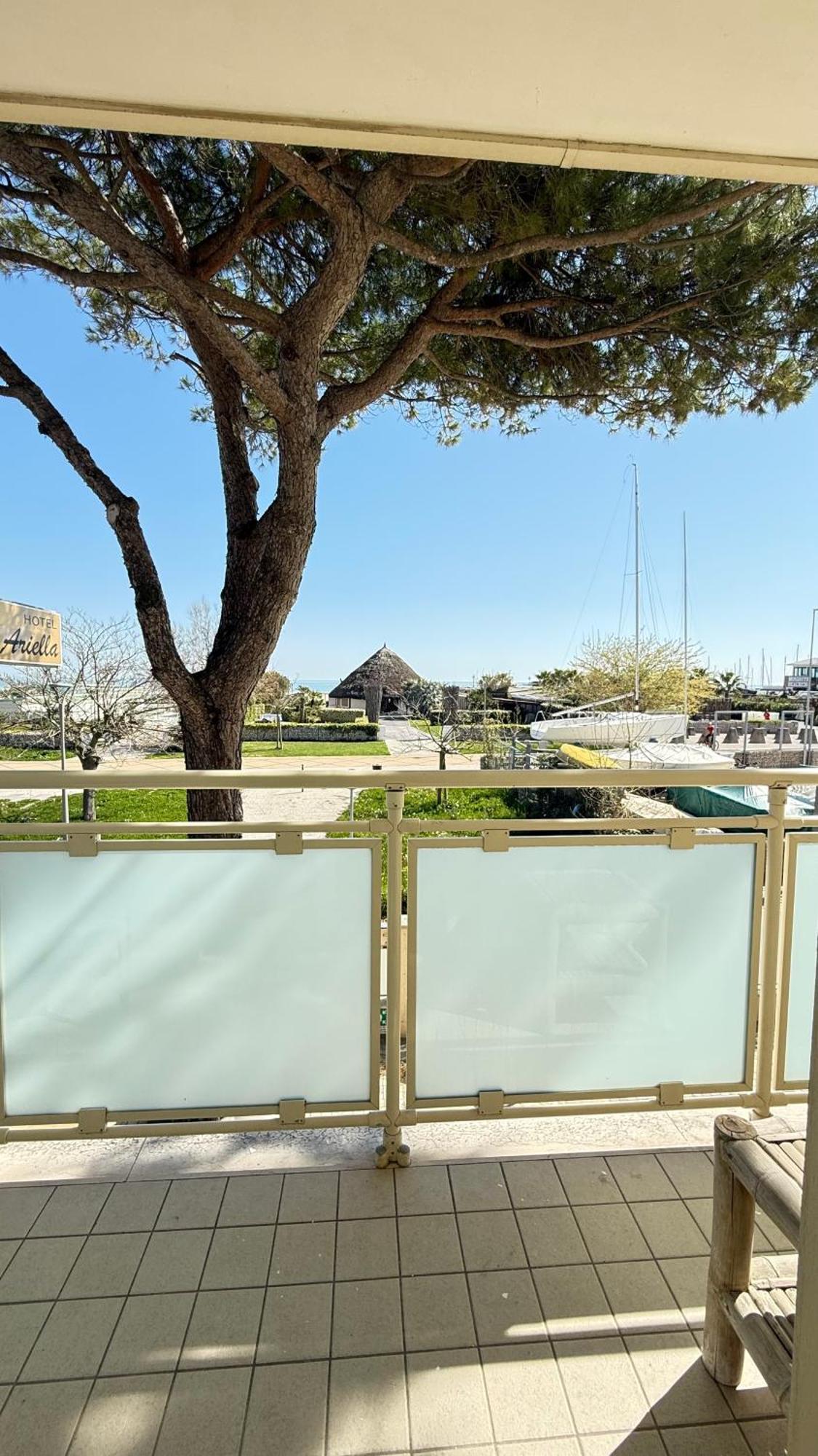 Hotel Ariella Milano Marittima Buitenkant foto